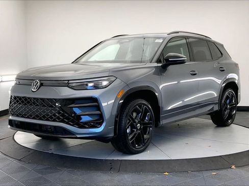 New 2026 Volkswagen Tiguan SE R-Line image 2