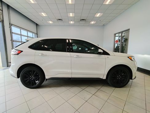 Used 2022 Ford Edge ST-Line w/ Class II Trailer Tow Package AWD/4WD image 2