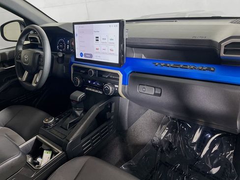 Used 2024 Toyota Tacoma TRD Sport image 26