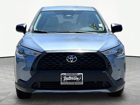 Used 2025 Toyota Corolla Cross L FWD image 3