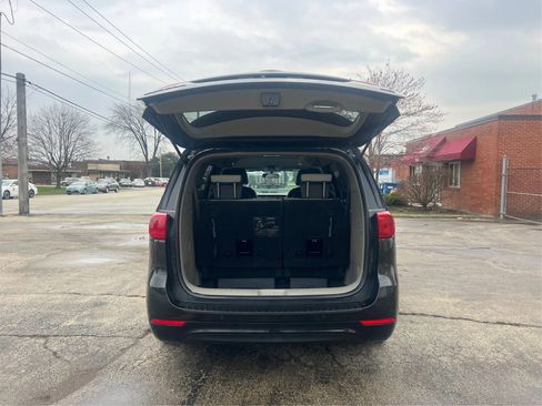 Used 2017 Kia Sedona LX w/ LX Essentials Premium Package FWD image 15