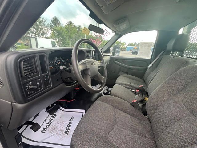 Used 2004 Chevrolet Silverado 2500 W/T RWD image 13