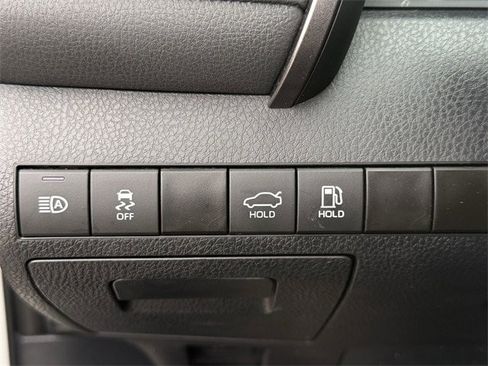 Used 2022 Toyota Corolla LE image 23