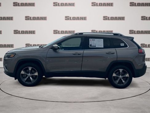 Used 2019 Jeep Cherokee Limited AWD/4WD image 2