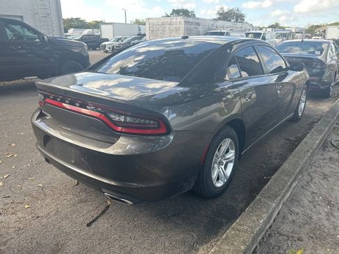 Used 2021 Dodge Charger SXT image 5