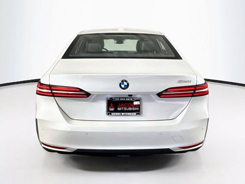 Used 2025 BMW 530i RWD image 4