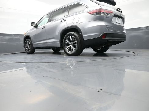 Certified 2016 Toyota Highlander XLE AWD/4WD image 34