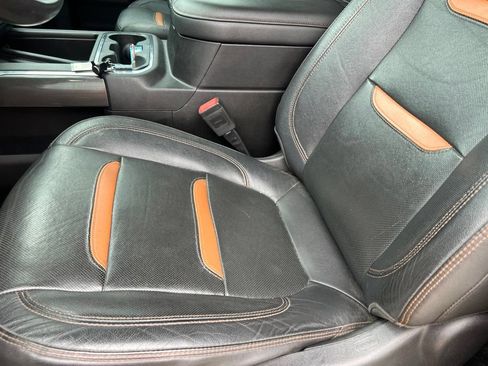 Used 2019 GMC Sierra 1500 AT4 w/ AT4 Premium Package AWD/4WD image 10