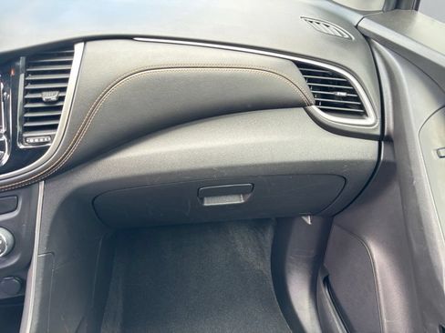 Used 2018 Chevrolet Trax LS AWD/4WD image 17