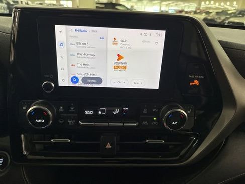 Used 2023 Toyota Highlander XLE w/ Protection Package #3 (TMS) image 31