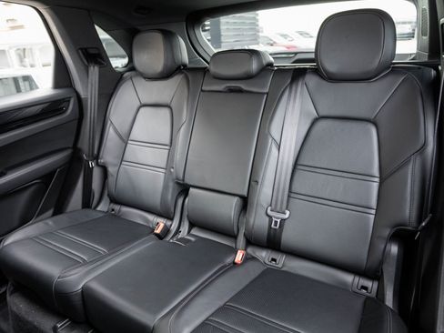Certified 2021 Porsche Cayenne image 28