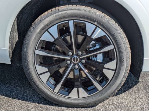 New 2026 Volvo XC60 B5 Plus w/ Protection Package Premier image 11