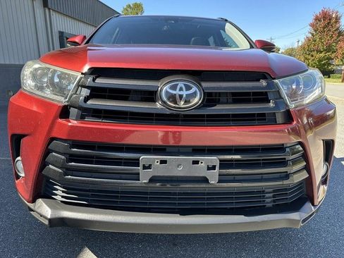 Used 2017 Toyota Highlander SE image 7
