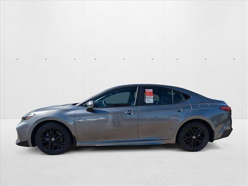 New 2025 Toyota Camry SE image 5