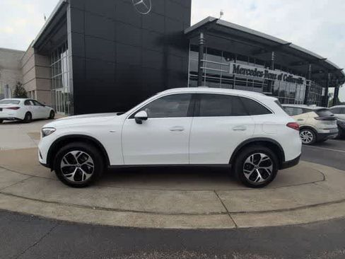 Used 2025 Mercedes-Benz GLC 350e 4MATIC image 3