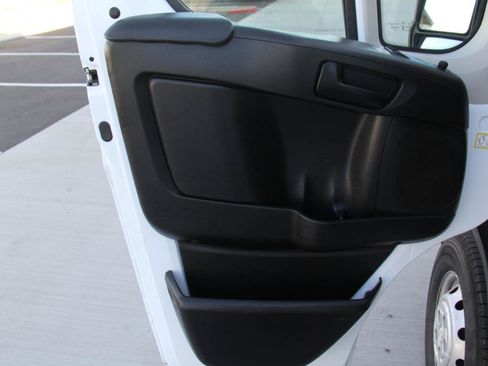 Used 2022 RAM ProMaster 2500 FWD image 9