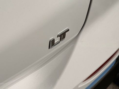 Used 2020 Chevrolet Equinox LT image 35