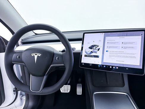 Used 2022 Tesla Model Y Performance AWD/4WD image 3