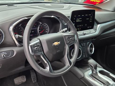 Used 2024 Chevrolet Blazer LT w/ Convenience Package FWD image 18