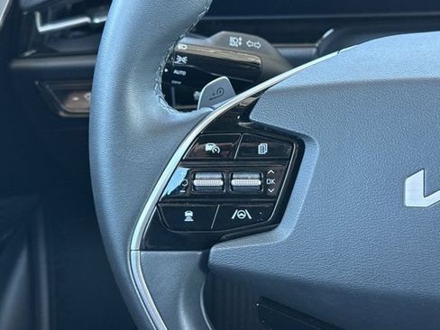 Certified 2024 Kia Niro Wind FWD image 32