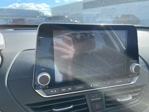 Used 2022 Nissan Altima 2.5 SV image 14