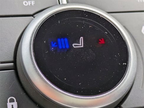 New 2025 Land Rover Defender 130 X-Dynamic SE image 26