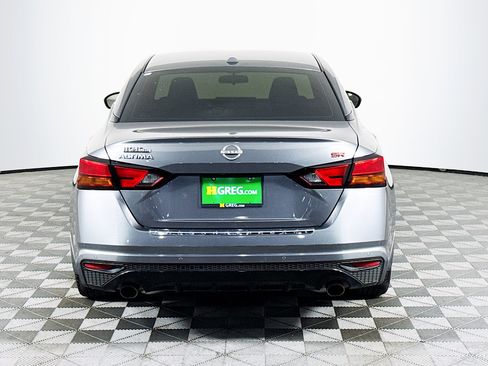 Used 2023 Nissan Altima 2.5 SR w/ SR Premium Package FWD image 8