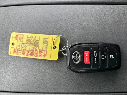 Certified 2024 Toyota Highlander LE AWD/4WD image 29