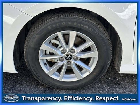 Used 2025 Toyota Camry LE image 11