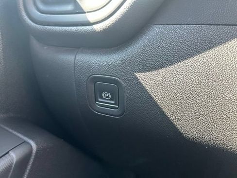 Used 2023 Chevrolet Silverado 1500 Custom RWD image 19
