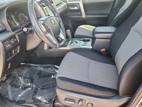 Used 2022 Toyota 4Runner SR5 AWD/4WD image 7