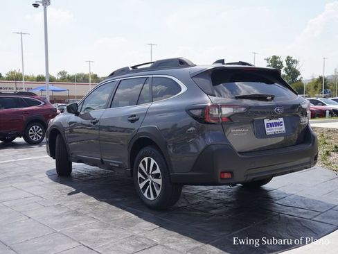 Certified 2025 Subaru Outback Premium image 3