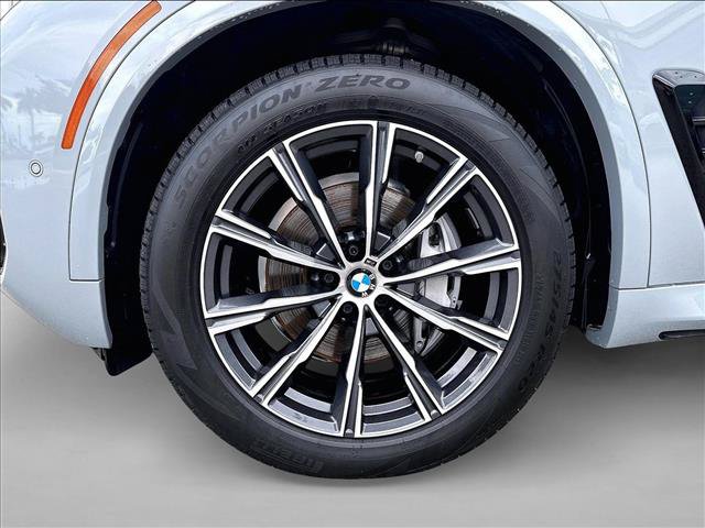 Certified 2024 BMW X5 xDrive40i w/ M Sport Package AWD/4WD image 10