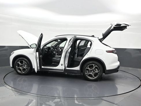 Used 2024 Alfa Romeo Stelvio Ti AWD/4WD image 33