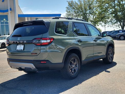 Certified 2026 Honda Pilot TrailSport image 5