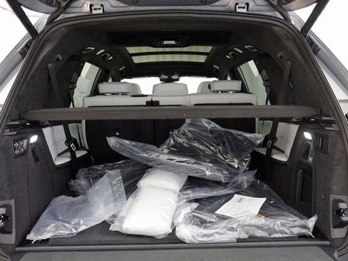 New 2026 BMW X7 xDrive40i w/ M Sport Package AWD/4WD image 17