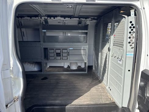 Used 2014 Chevrolet Express 3500 image 13