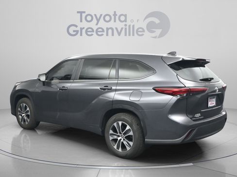 Used 2023 Toyota Highlander XLE FWD image 7