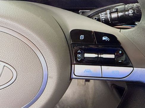 Used 2024 Hyundai Elantra SEL FWD image 15