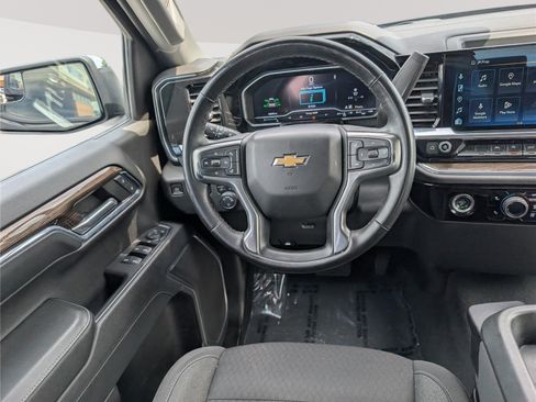 Used 2023 Chevrolet Silverado 1500 LT AWD/4WD image 16