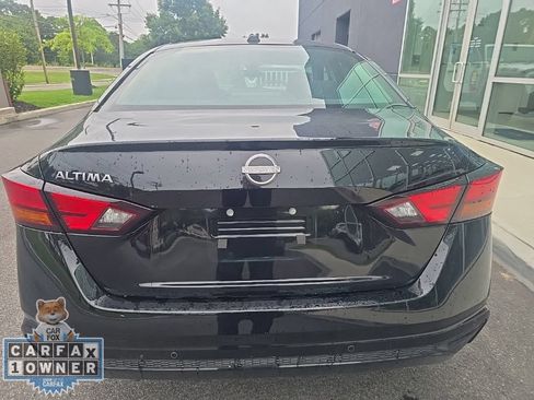 Used 2025 Nissan Altima 2.5 S FWD image 13