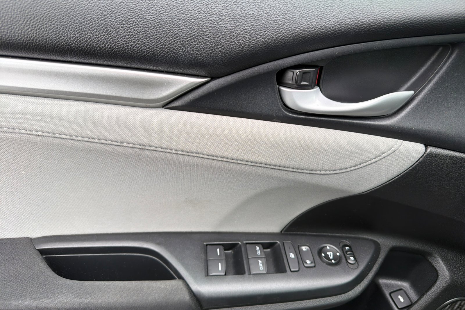 Used 2016 Honda Civic EX image 10