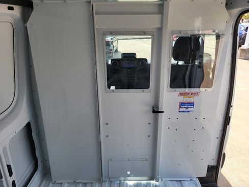 Used 2025 Mercedes-Benz Sprinter 2500 image 14