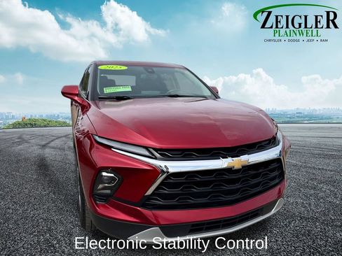 Used 2025 Chevrolet Blazer LT AWD/4WD image 8