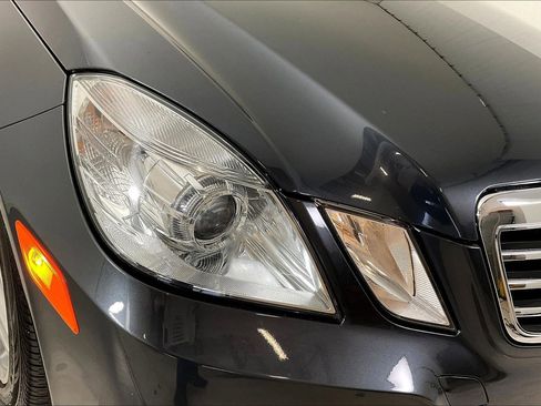 Used 2011 Mercedes-Benz E 350 4MATIC Sedan image 32