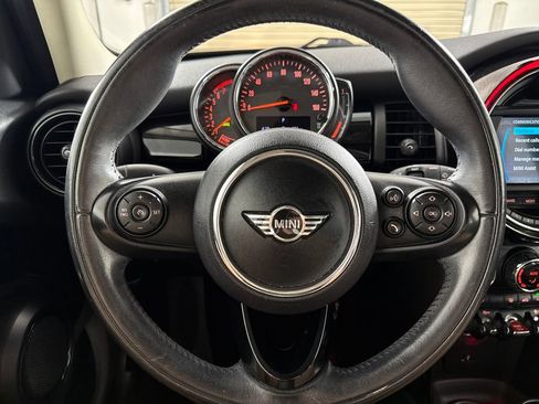 Used 2019 MINI Cooper 4-Door Hardtop image 13