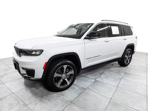 Used 2023 Jeep Grand Cherokee L Limited AWD/4WD image 4