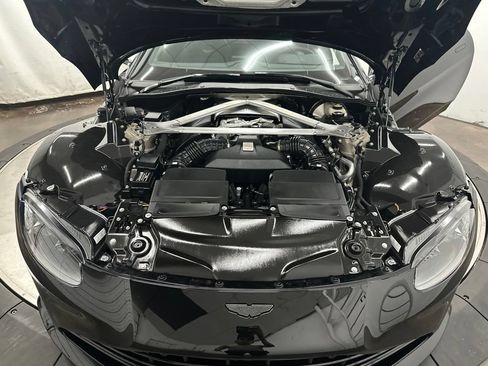 Used 2023 Aston Martin V8 Vantage Coupe RWD image 13