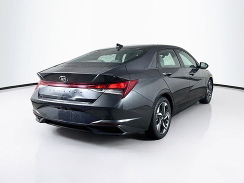 Used 2023 Hyundai Elantra SEL w/ Convenience Package FWD image 32