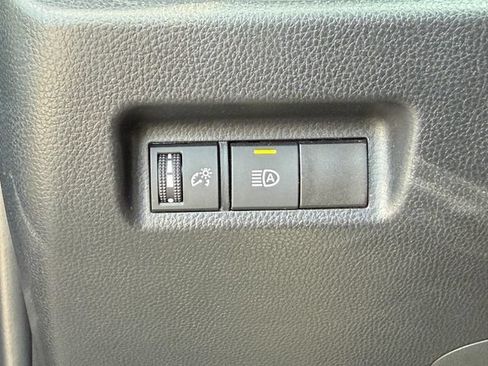 Used 2024 Toyota RAV4 XLE AWD/4WD image 27